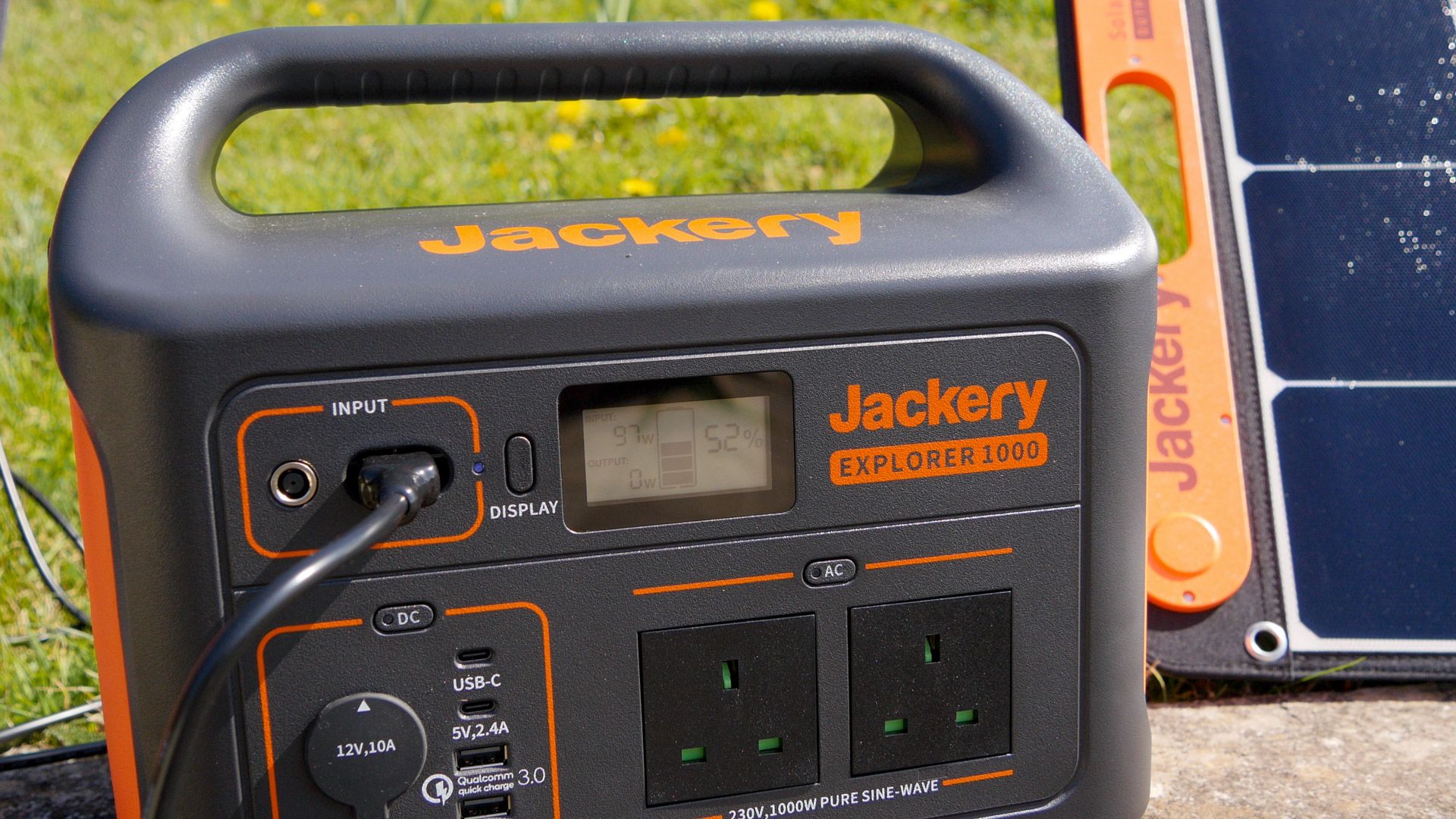 front of the jackery explorer 1000