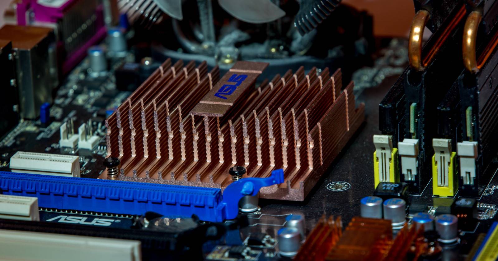 32 Bit Linux Controller 15 Linux Distros That Still Support 32-Bit Architecture