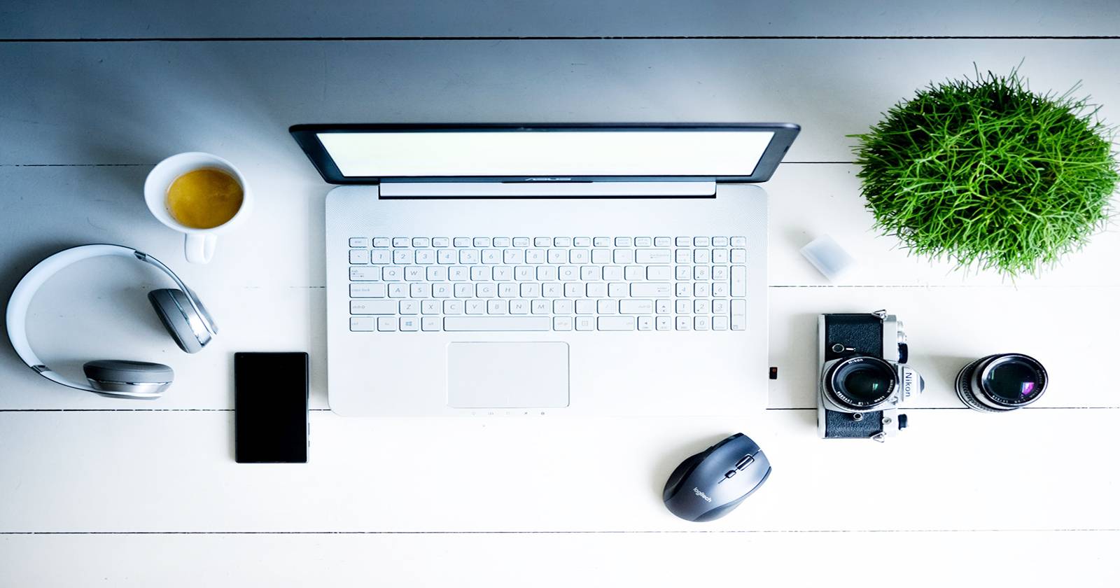 10 Ways to Boost Productivity by Decluttering Your Workstation