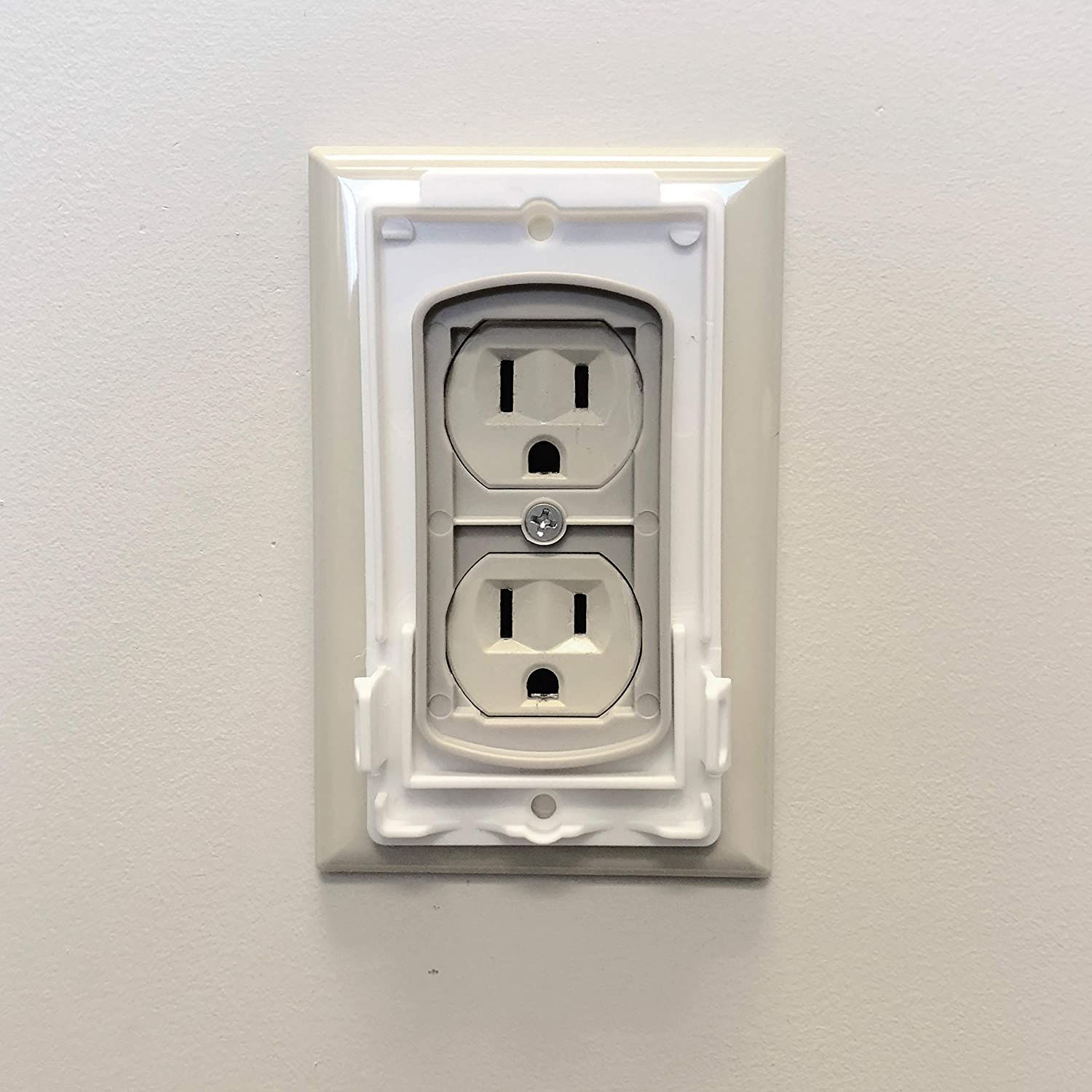 Dreambaby Outlet Plug Cover how it works