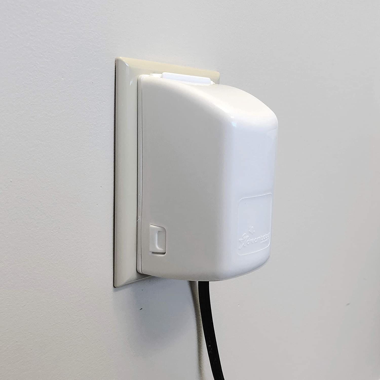 Dreambaby Outlet Plug Cover