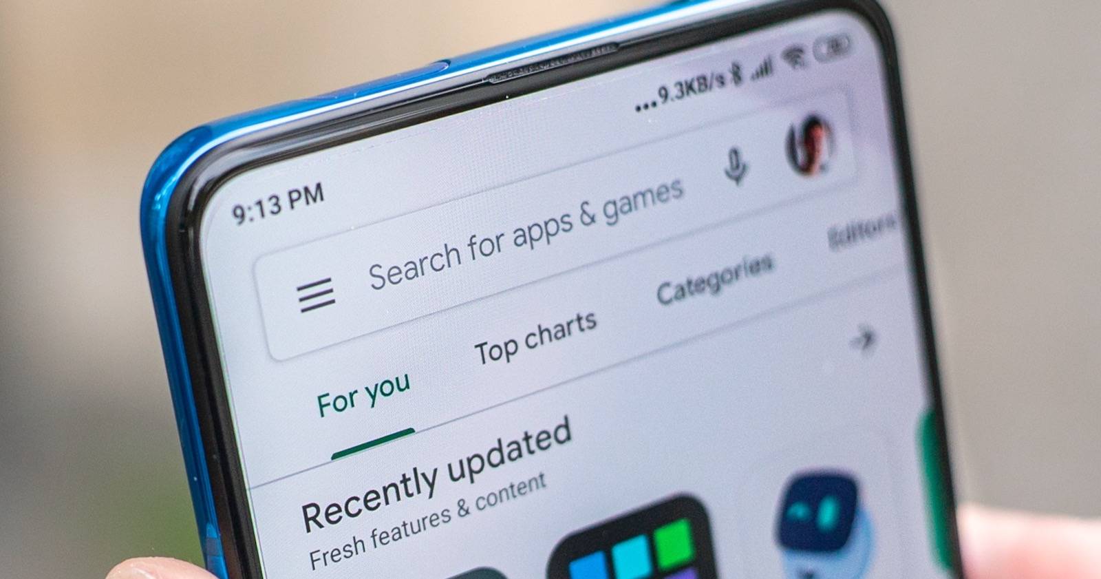 Android 12 Will Let You Play Games While They're Downloading