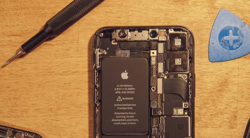 What Is the Difference Between OEM and Aftermarket iPhone Parts?