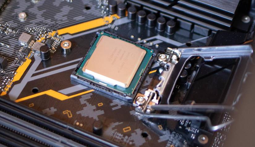 Liquid Metal vs. Thermal Paste: What's the Best CPU Cooling Option?