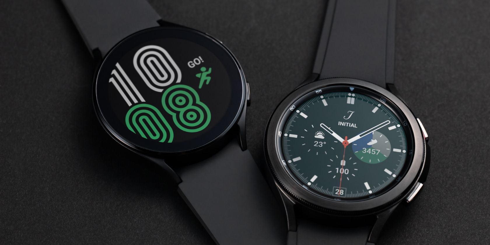 Galaxy Watch 4 and Galaxy Watch 4 Classic side by side