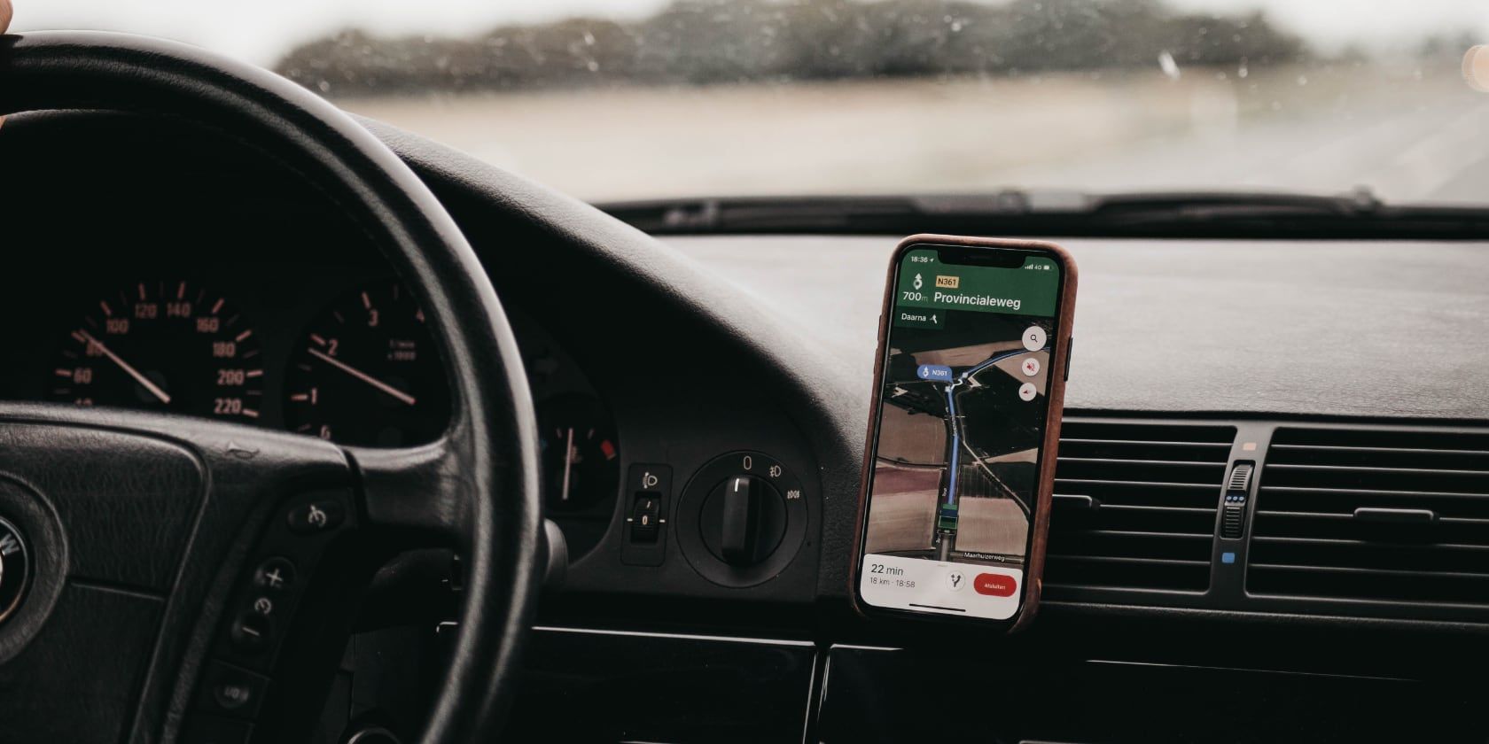 7 Android Apps to Help You Keep Your Eyes on the Road