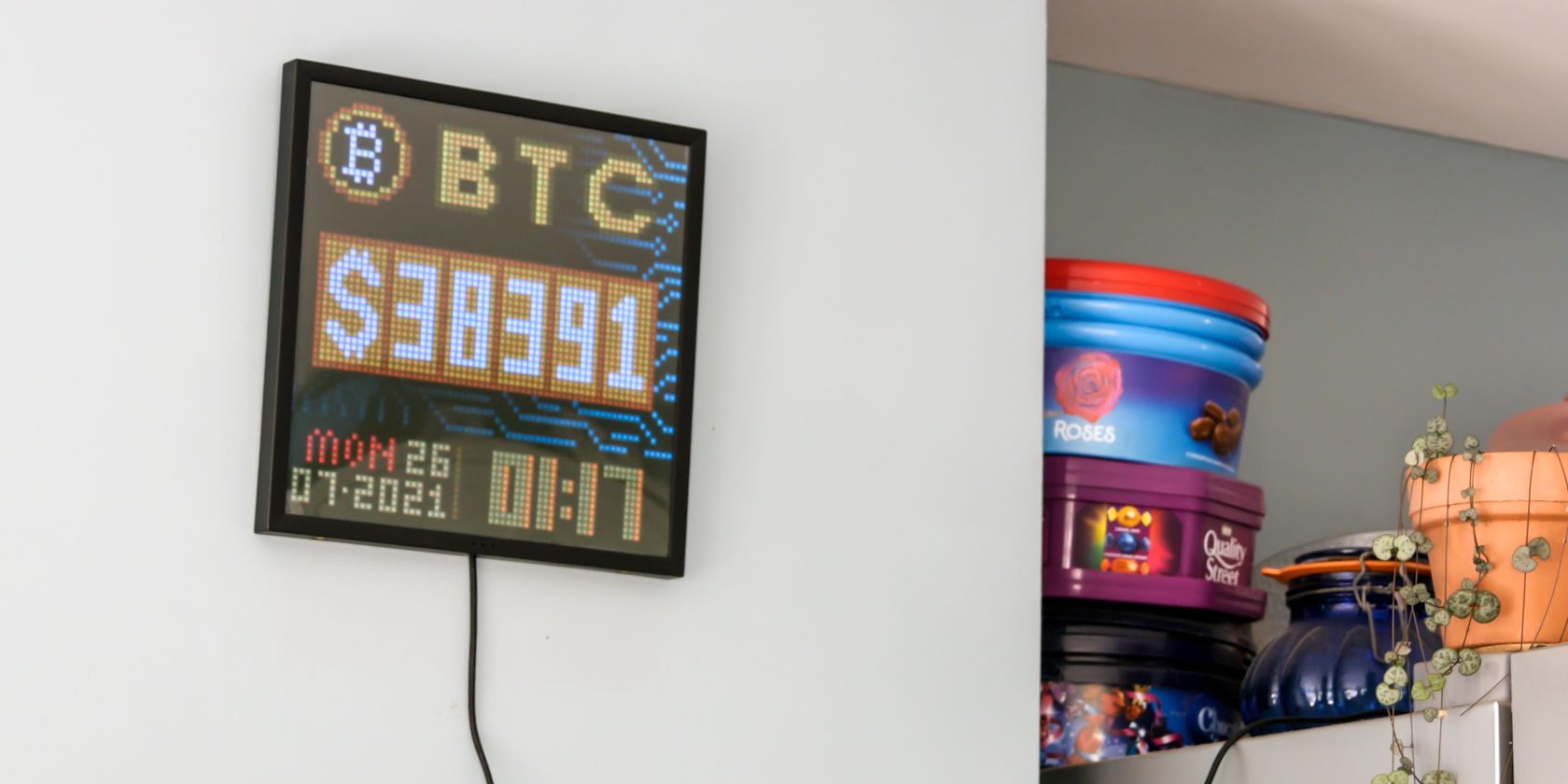 Divoom Pixoo 64 Review: Display Live Subscriber Stats and