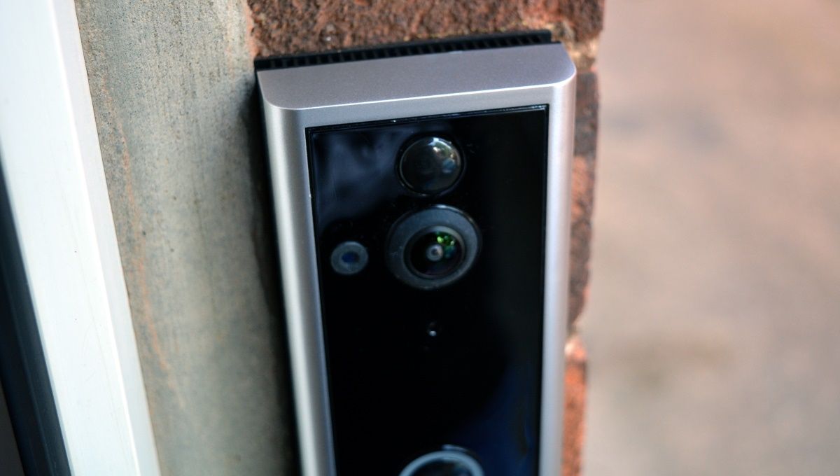 muo-spotcam-doorbell-ring2-lens-1
