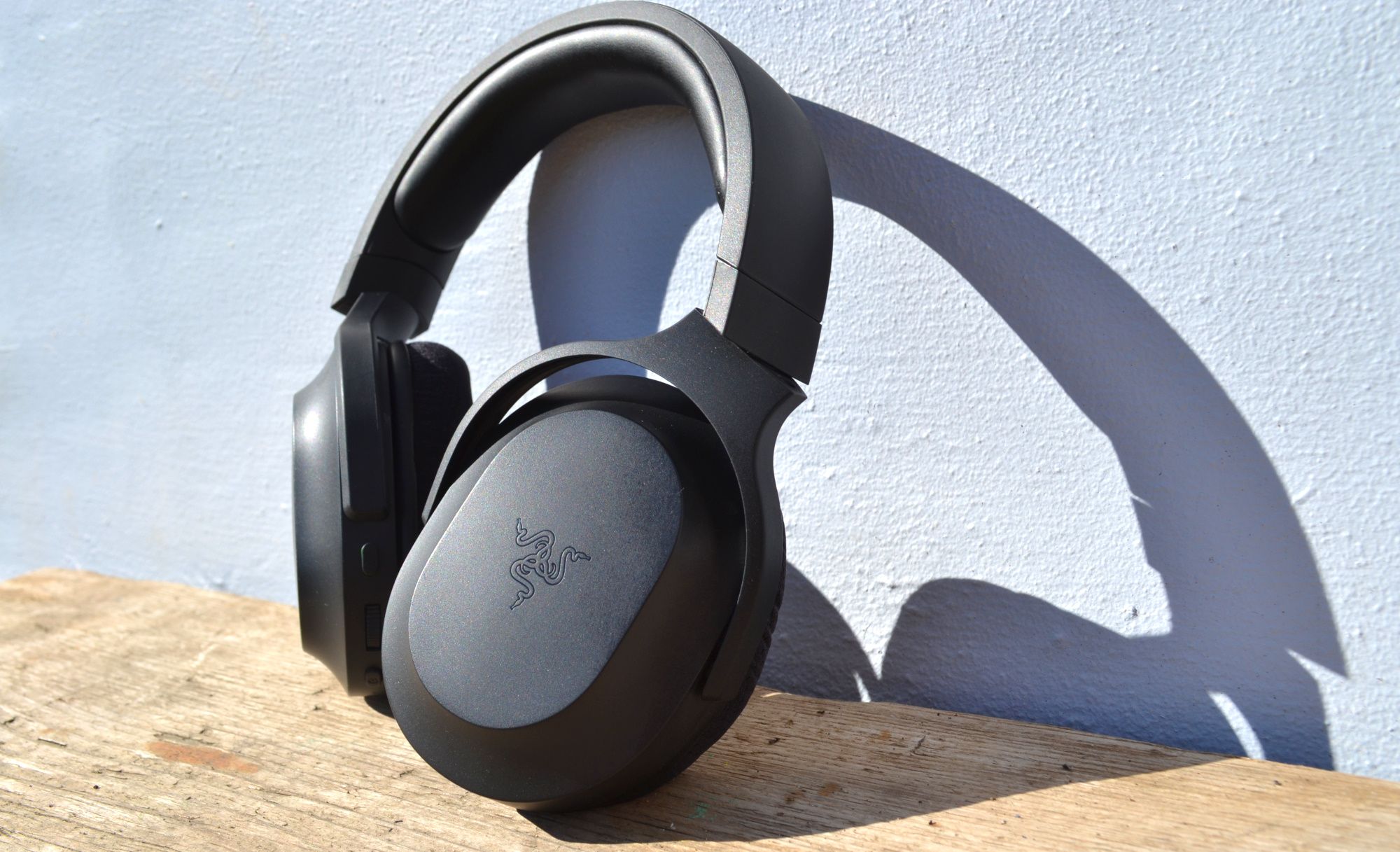 Razer Barracuda review: Take this sleek gaming headset with you