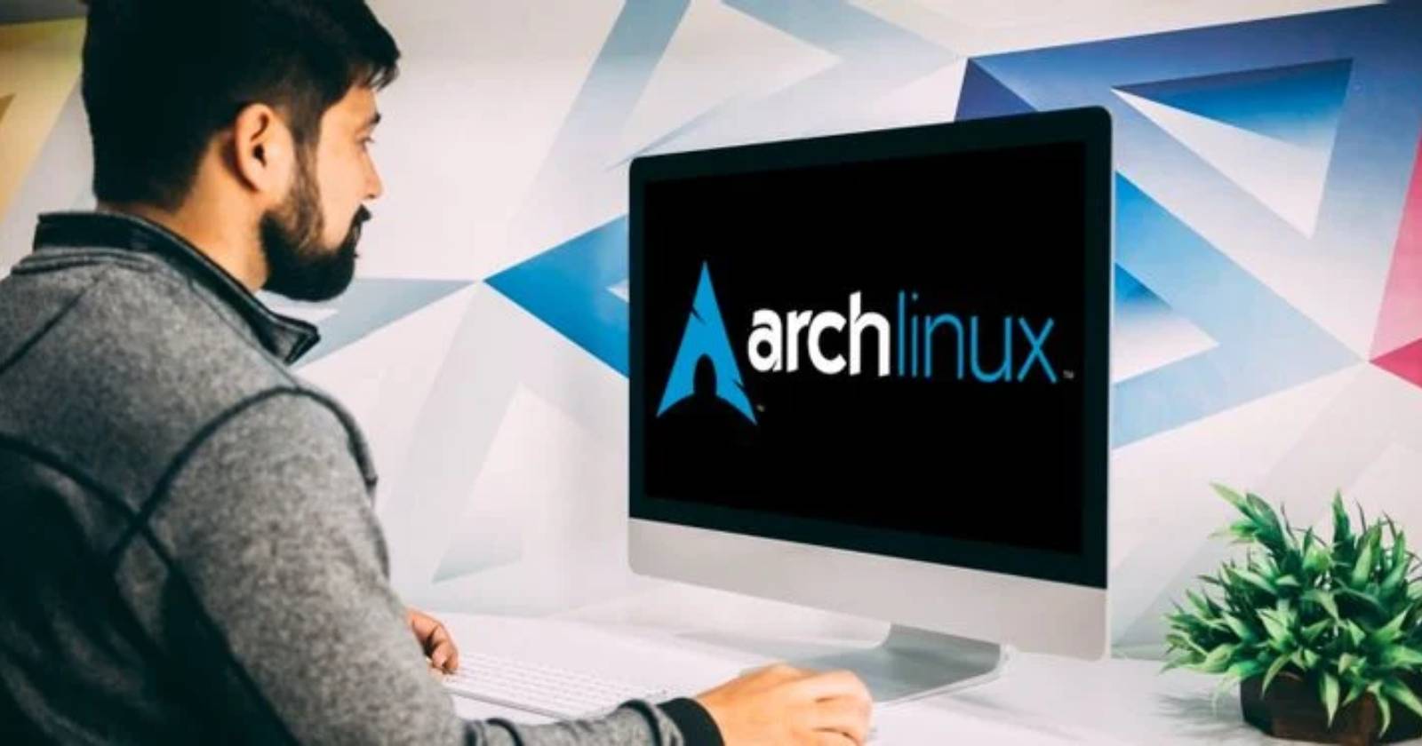 What Is Arch Linux and Who Uses It?