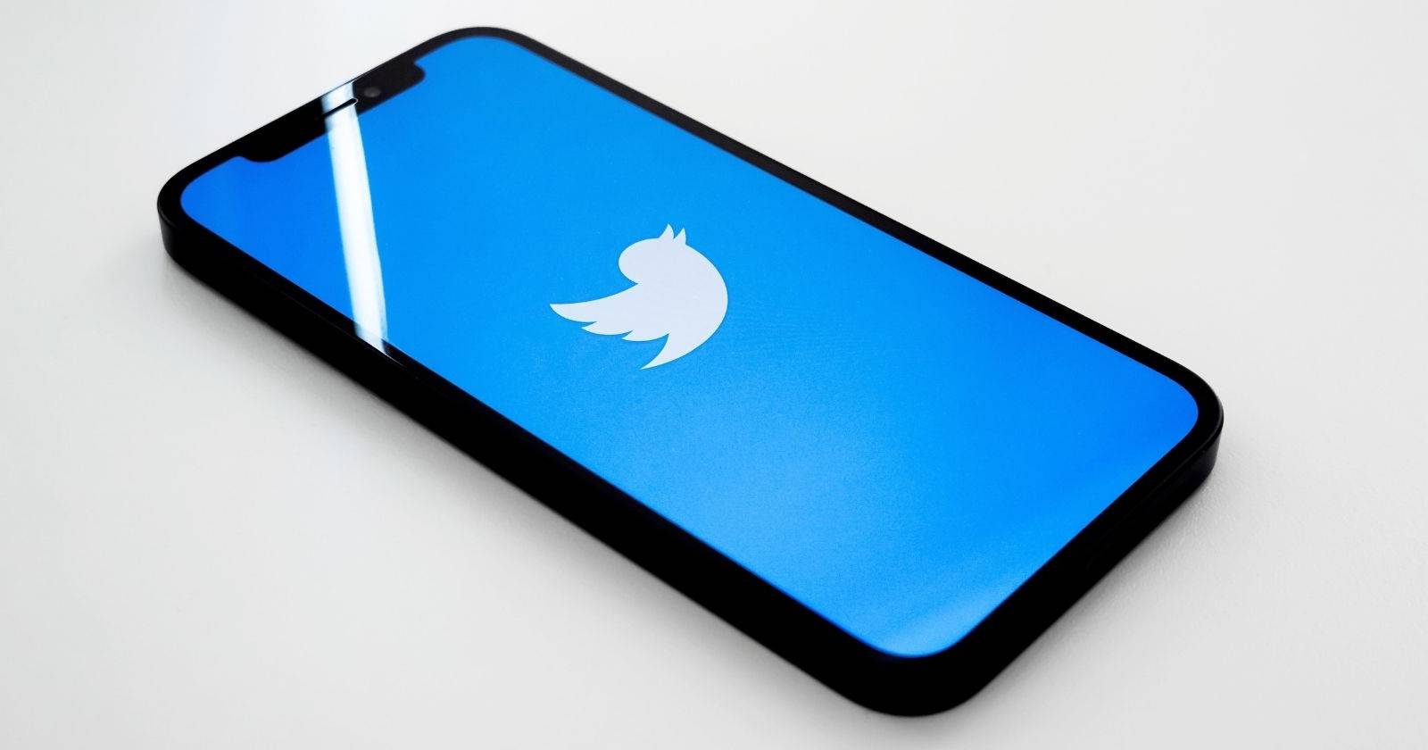 Don't Give Your Location Away: How to Remove Location Tags From Past Tweets