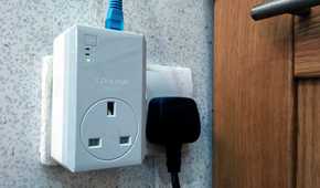 Powerline adapter connected to network