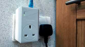 Powerline adapter connected to network