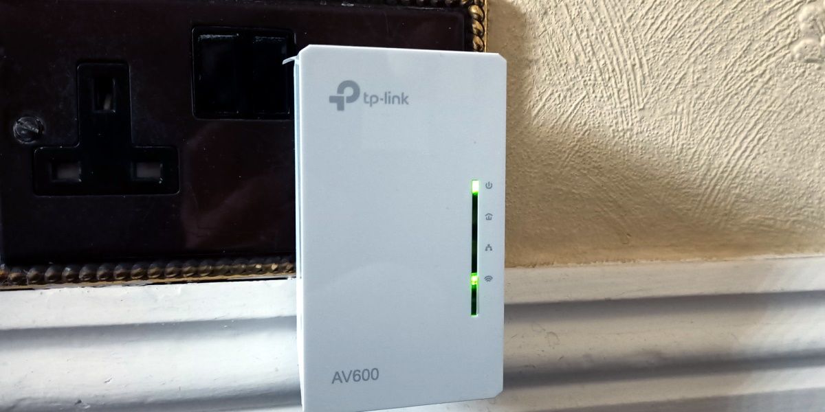 Wireless powerline adapter