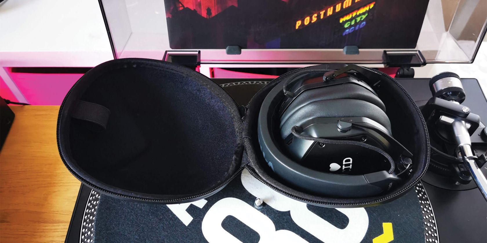 v-moda m-200 anc headphones folded in open case