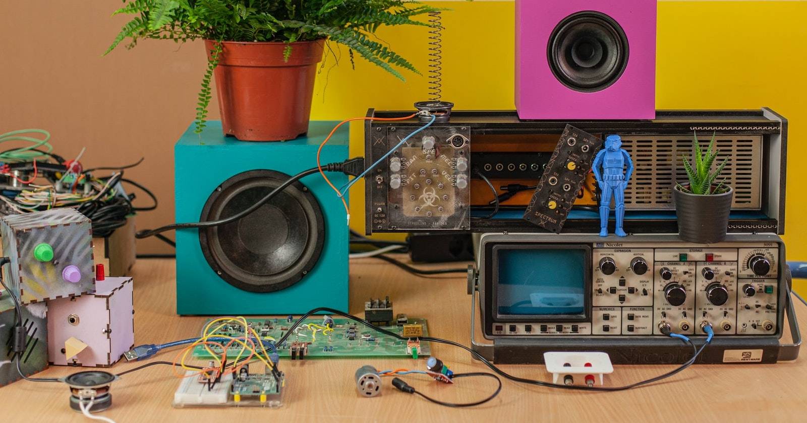 Build Electronics Better Than an iPhone: The Thoughtful Gift of DIY Electronics