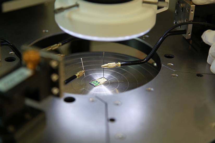 3 Reasons Why Silicon is the Ideal Semiconductor for Chip Manufacturing
