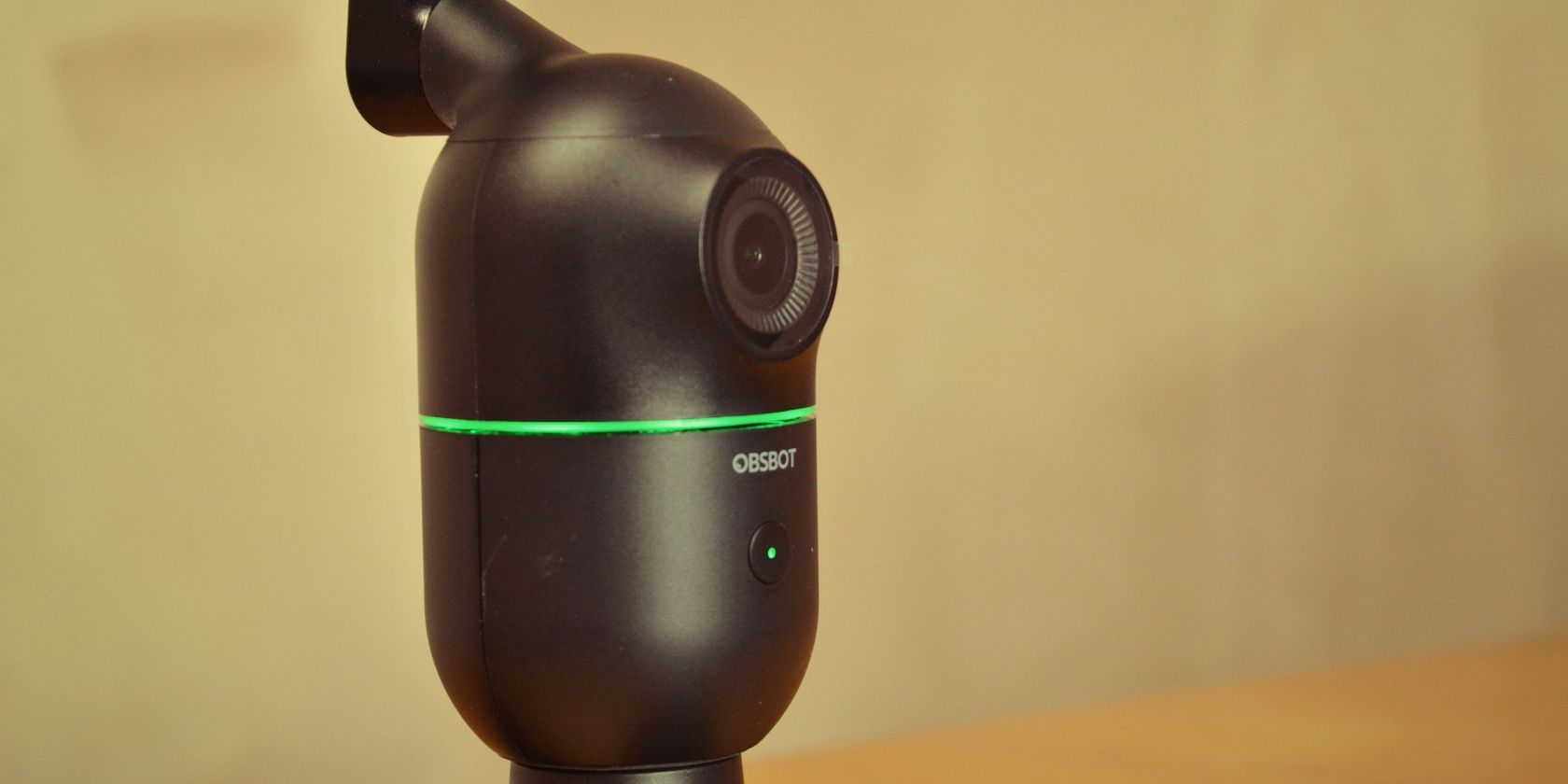 OBSBOT Me Review: Can This Auto-Tracking AI Phone Mount Level Up