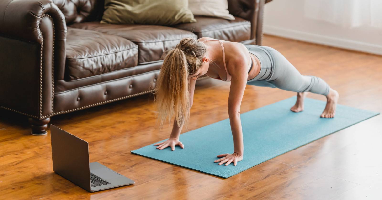 The Pros and Cons of Working Out Online