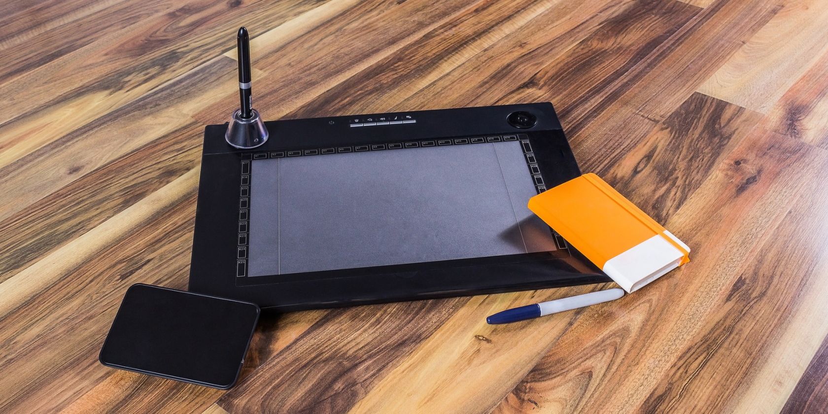 Pen Displays vs. Graphics Tablets: Which One Is Better for Digital Artists?