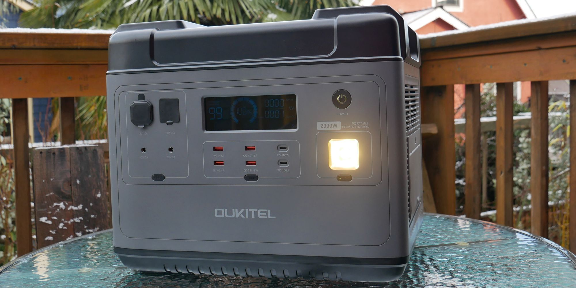 Oukitel P2001 front with LED light turned on