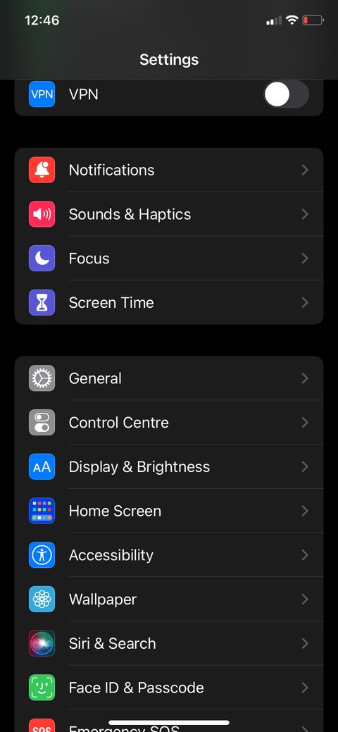 How to Use iOS’s Focus Mode to Automatically Reply to Texts While Driving
