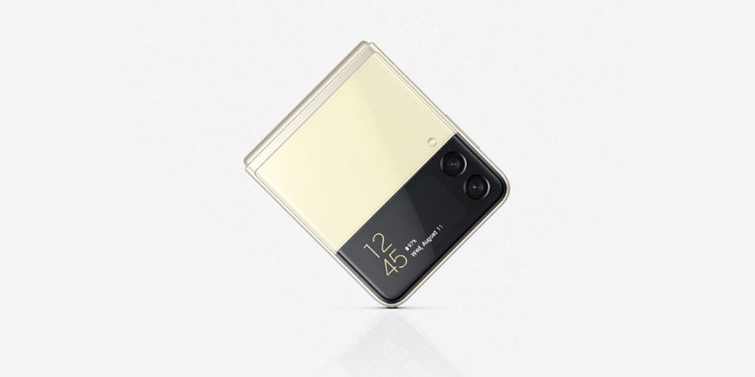 Samsung  Galaxy Z Flip3 5G folded