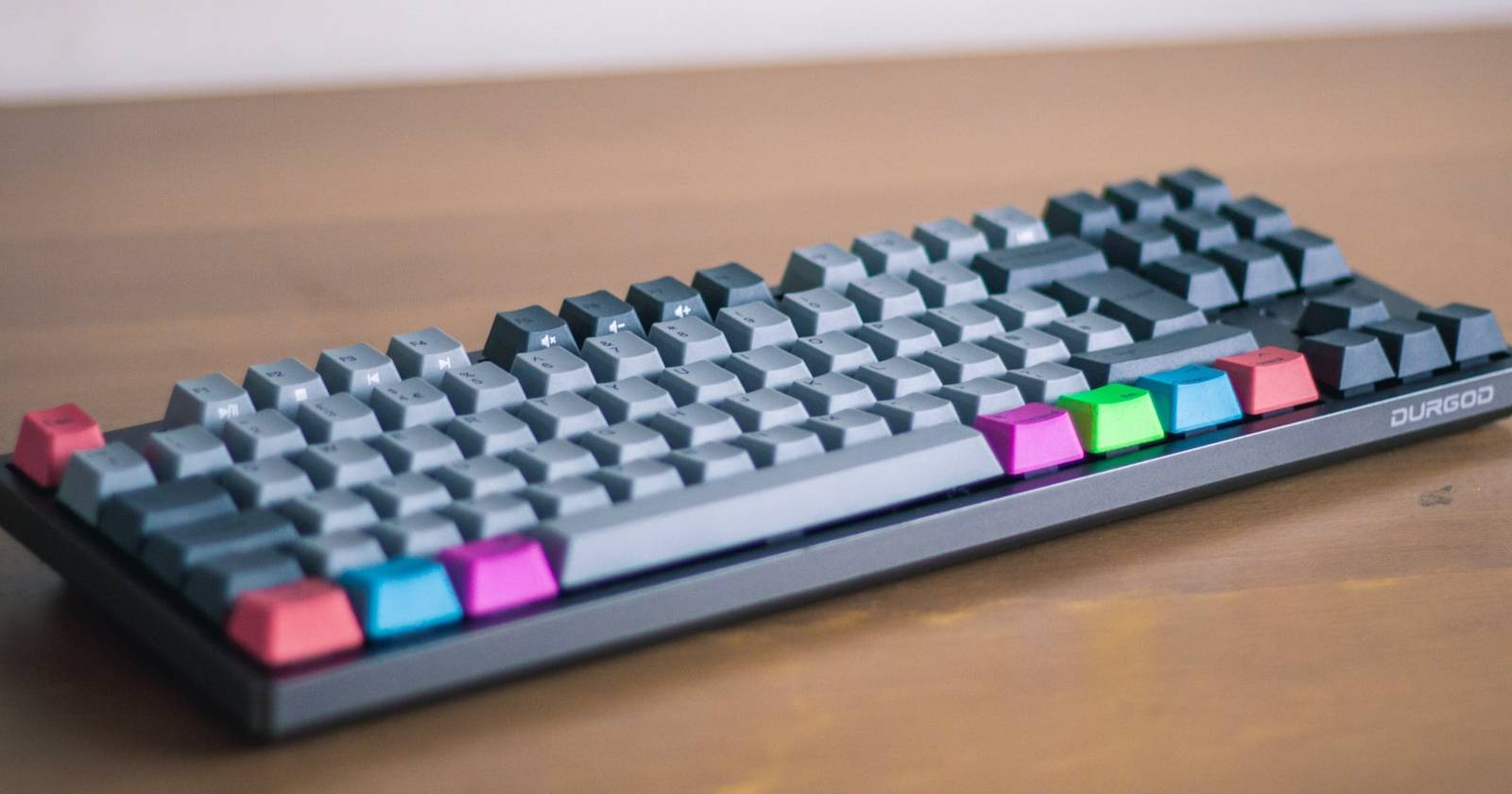 How to Pick Custom Keycaps for Your Mechanical Keyboard
