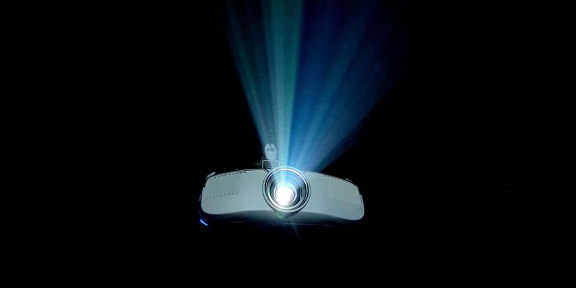 How to Choose a Projector Screen