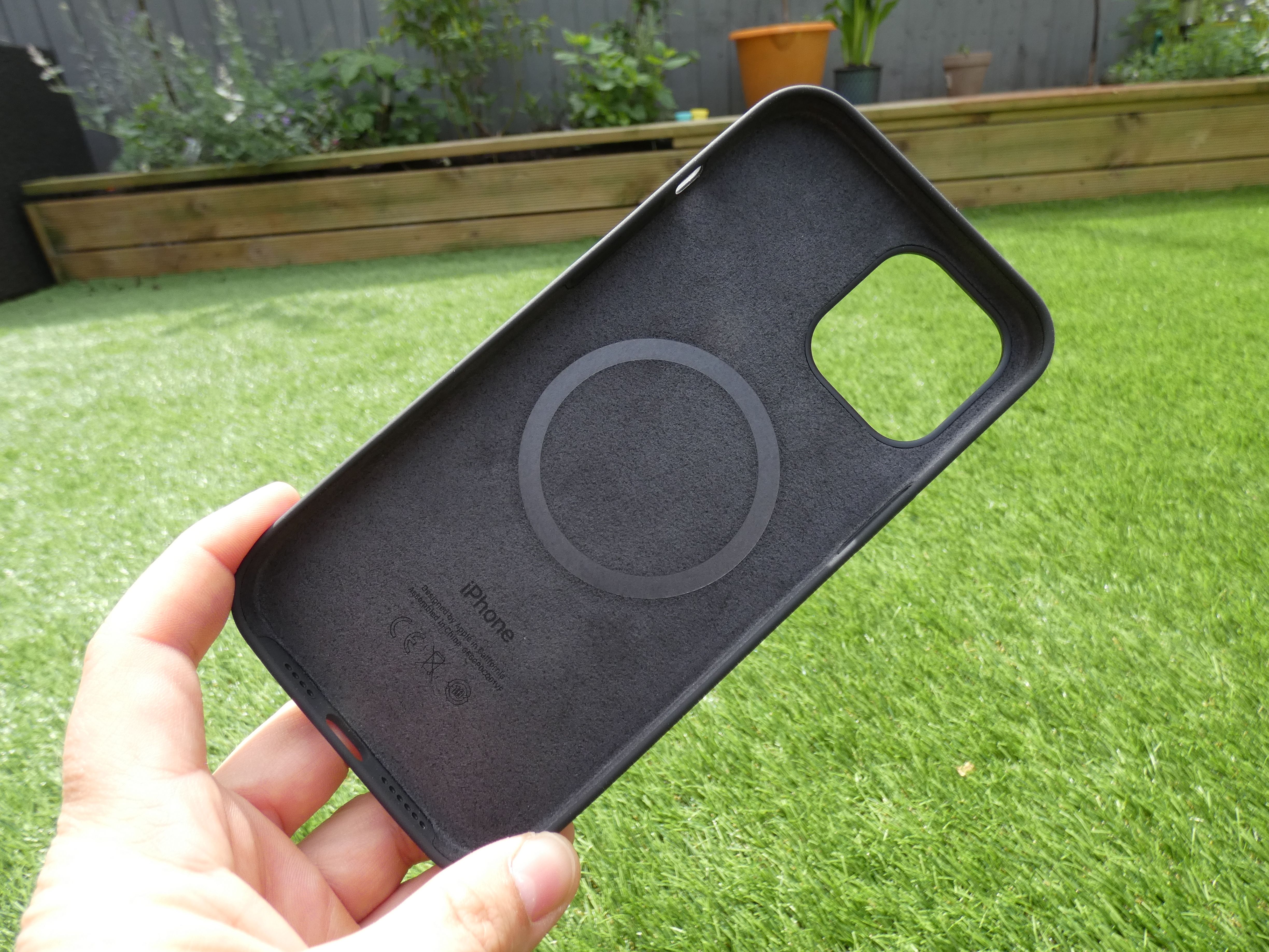 حلقه بی سیم اپل سیلیکون MagSafe Case برای iPhone 12 Pro Max