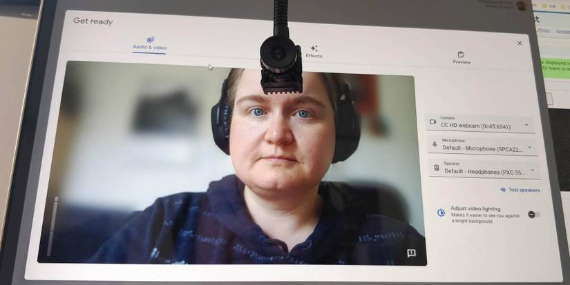 Center Cam Review: A Webcam for Making Eye Contact