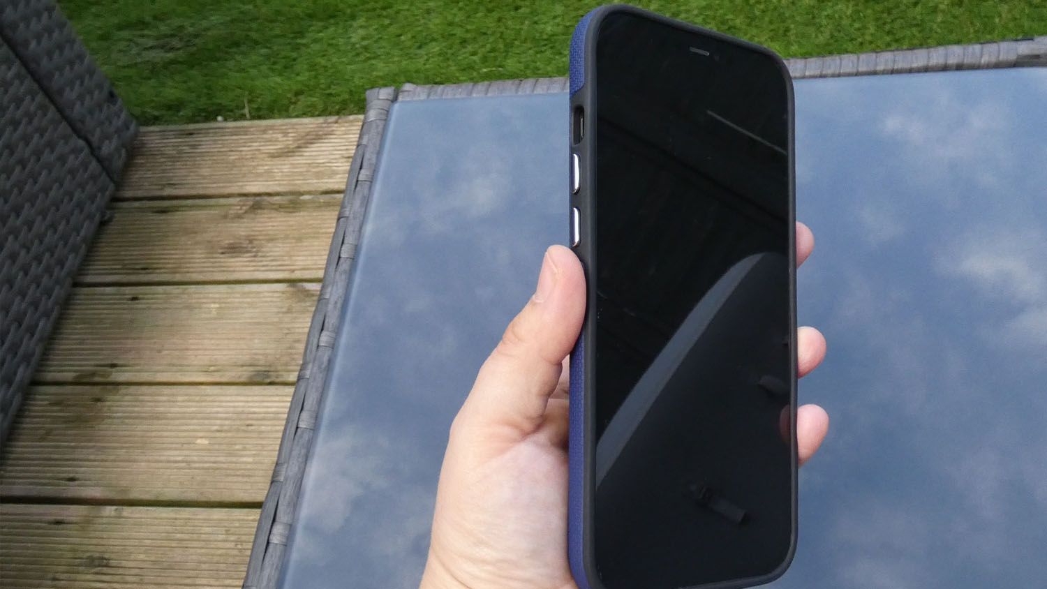 تغییر اندازه زاویه جانبی قاب گوشی Crave Dual Guard iPhone 12 Pro Max