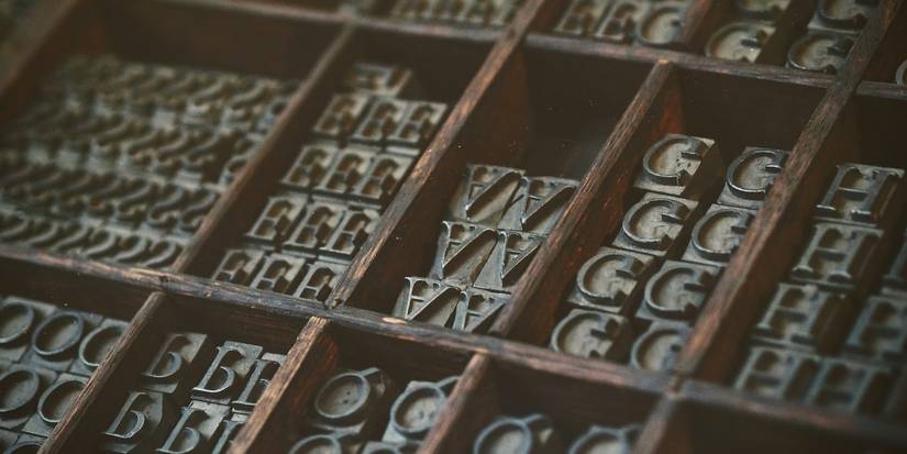 Font vs. Typeface: What's the Difference?