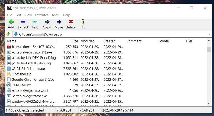 7-ZIP's window and Extract button 