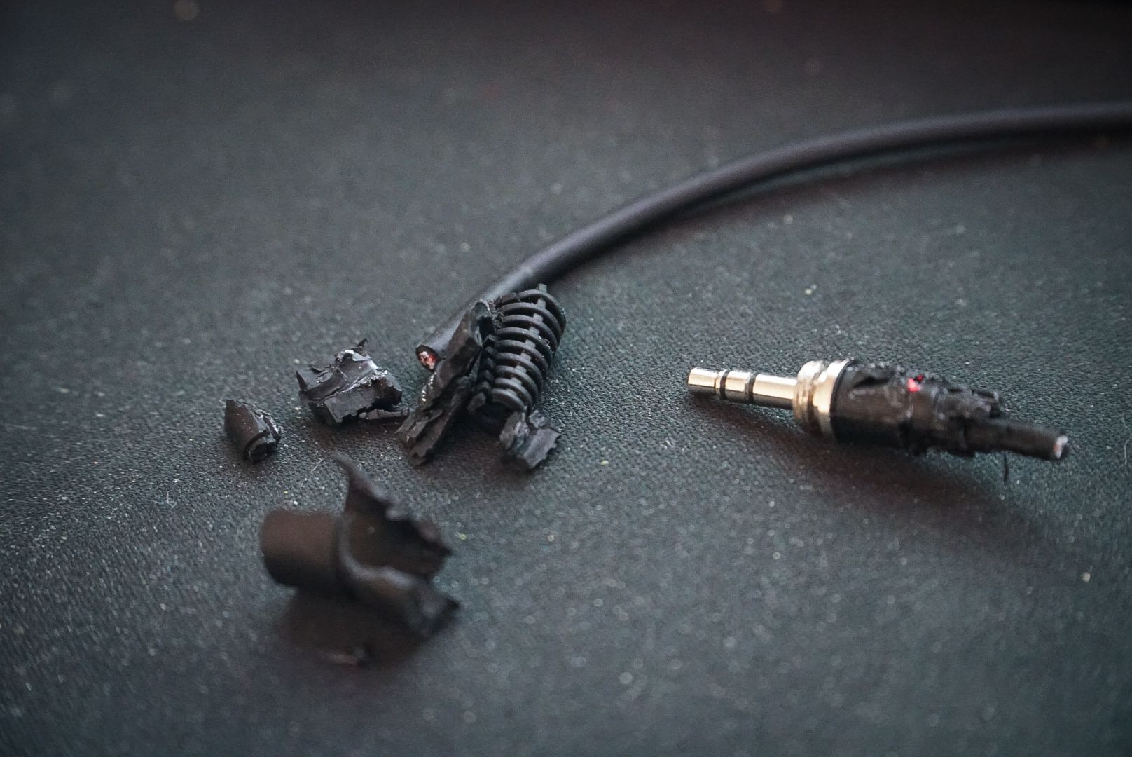 How to Replace a 3.5mm Audio Jack to Fix Your Old Headphones