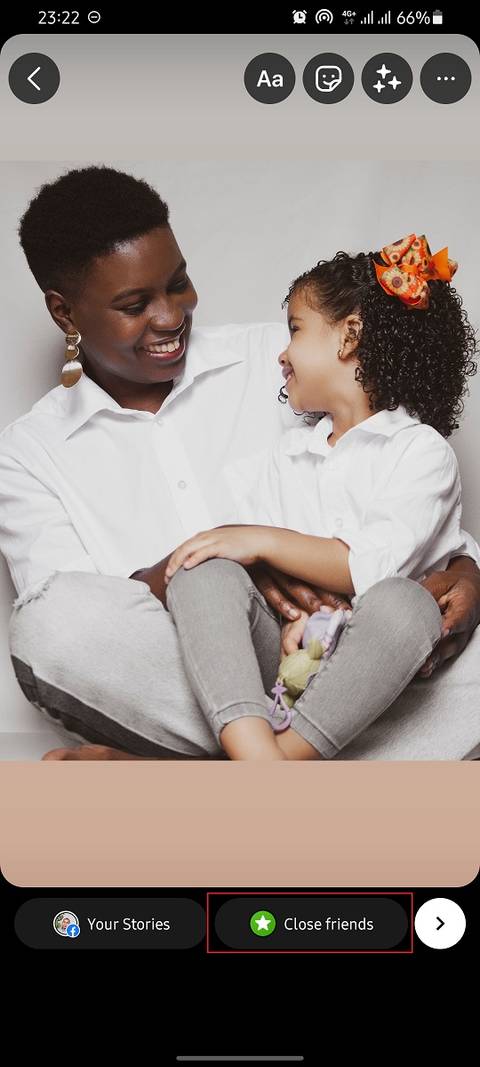 screenshot showing close friends option on story