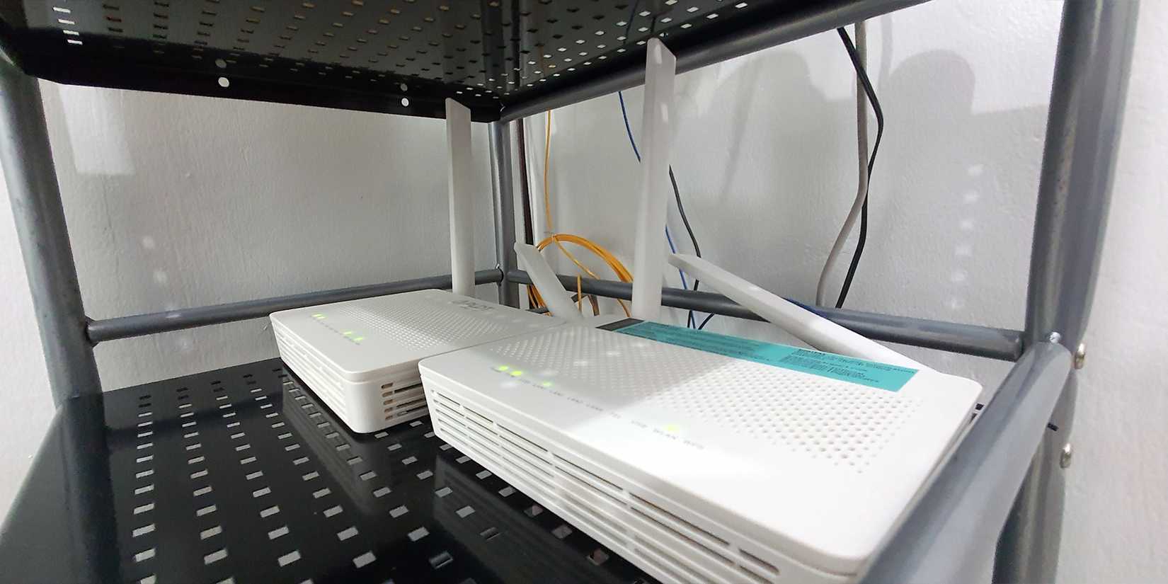 Smartphones, Accessories & Smart Home Devices - motorola