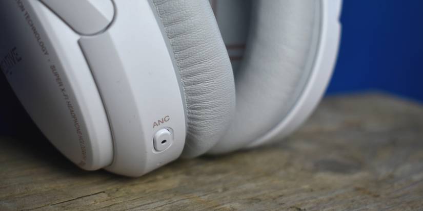Creative Zen Hybrid Review: Excellent Battery Life for People on the Go