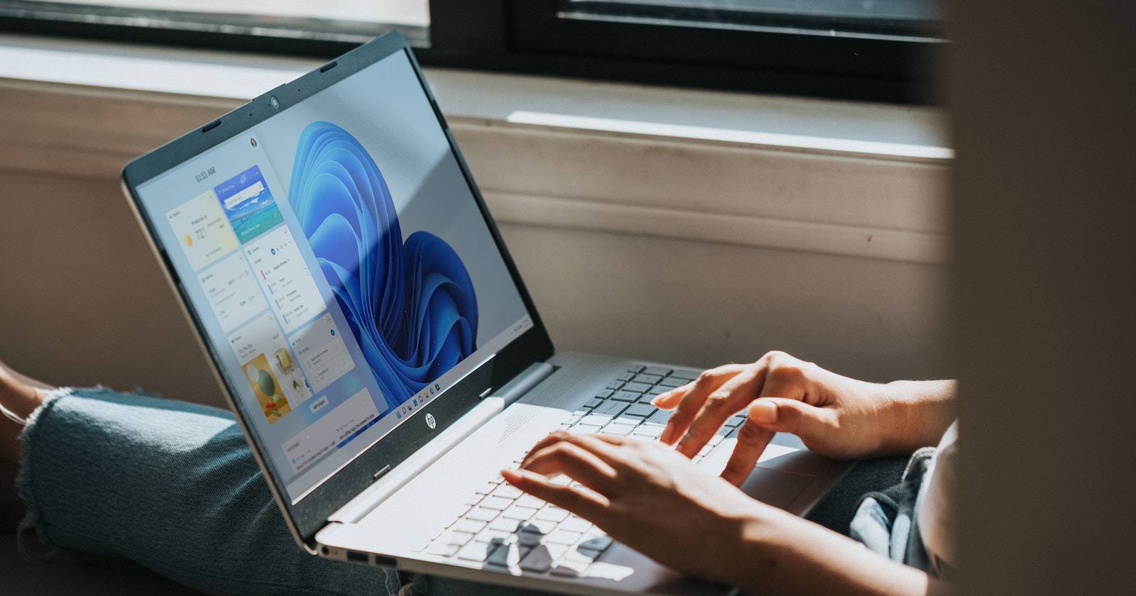 How to Enable the Last Active Click Feature for Taskbar Icons on ...