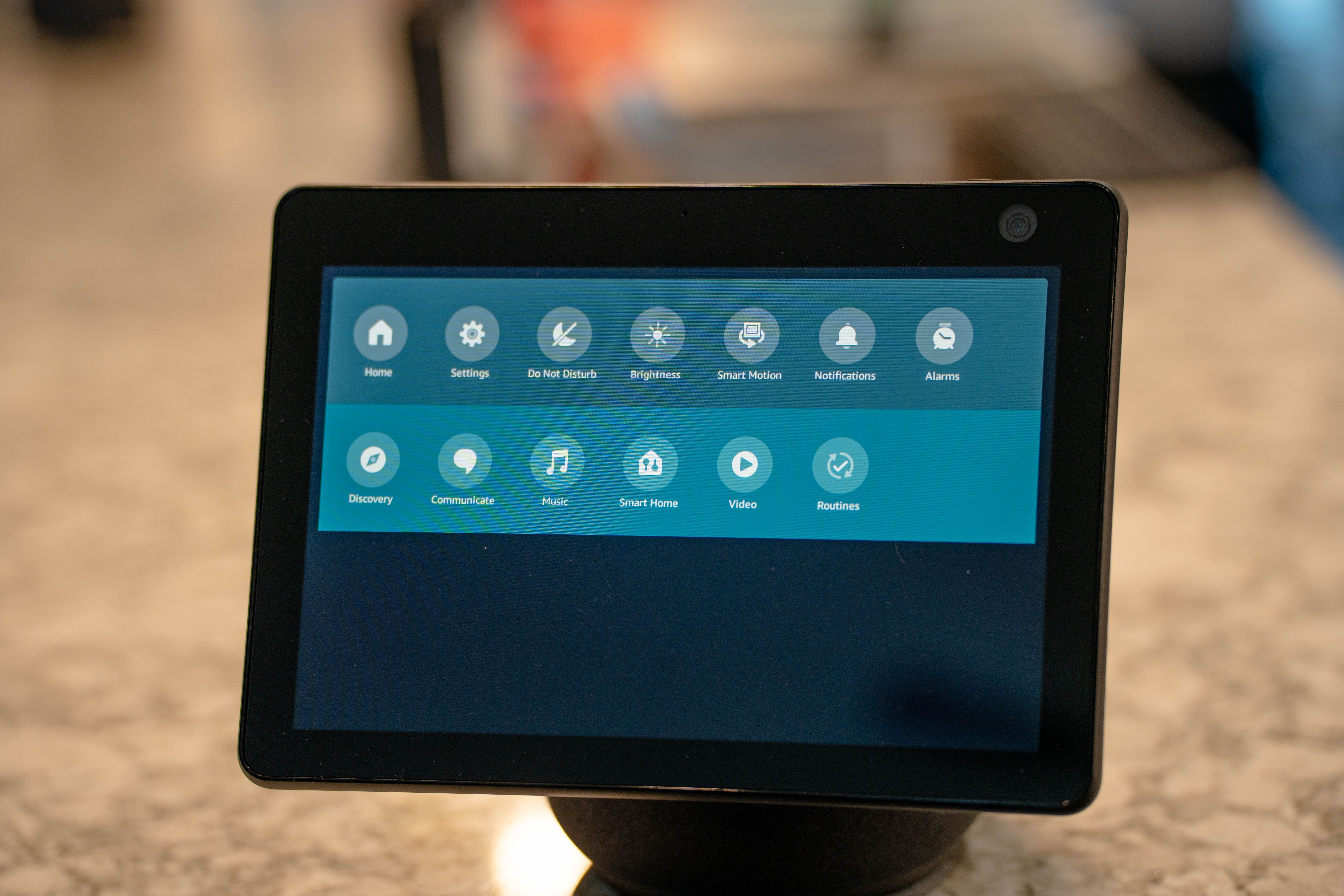 Echo Show 10: The Best All-In-One Smart Display? 