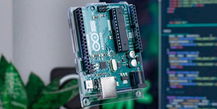 Microcomputer Like Arduino Arduino vs. Raspberry Pi: Which Is the Mini Computer for You?