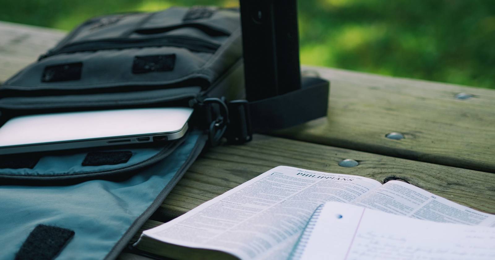 alternate uses for laptop sleeve in backpack 13.3-14 Inch Bag, Laptop Bag 14'' MacBook Pro M4 2024,14'' MacBook Pro M3&M2&M1 2023/2021, 13.6/13'' New MacBook Air M3/M2 2024/2022,Tab S8 Ultra 14.6",with Shoulder Strap(Silver) : Electronics If you carry a laptop