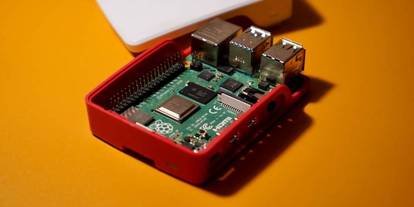 Mini Computer Making Raspberry Pi Arduino vs. Raspberry Pi: Which Is the Mini Computer for You?