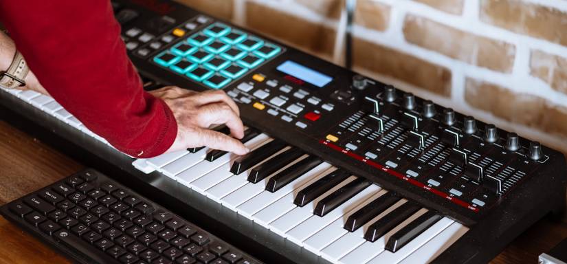 7 Things You Should Know When Buying Your First MIDI Keyboard