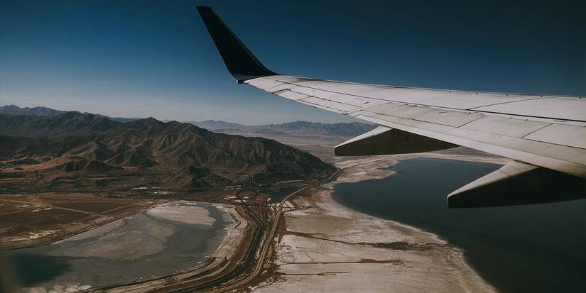 7 Tips for Taking Pictures Out of an Airplane Window