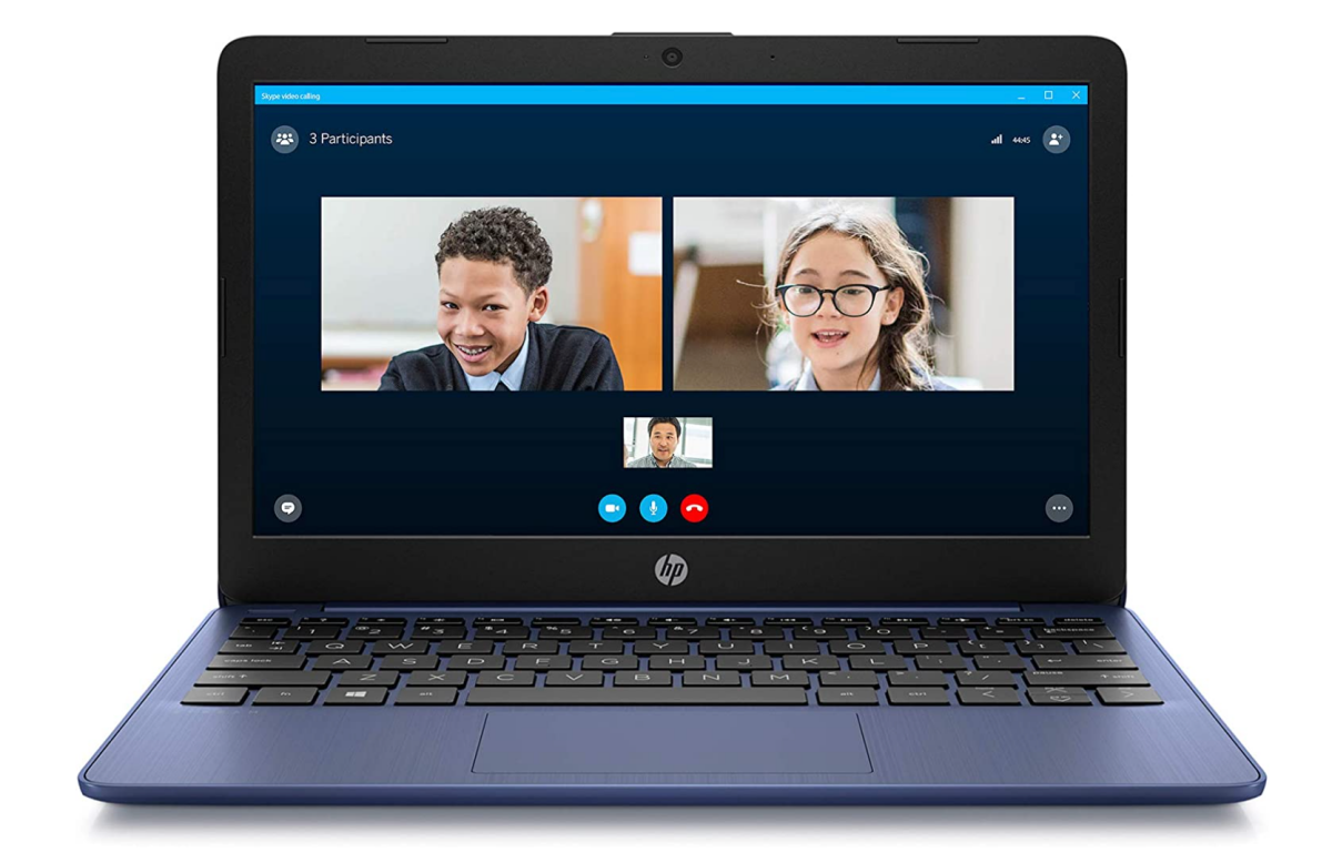 تصویری از HP Stream 11 که یک چت ویدیویی بین سه نفر را نشان می دهد