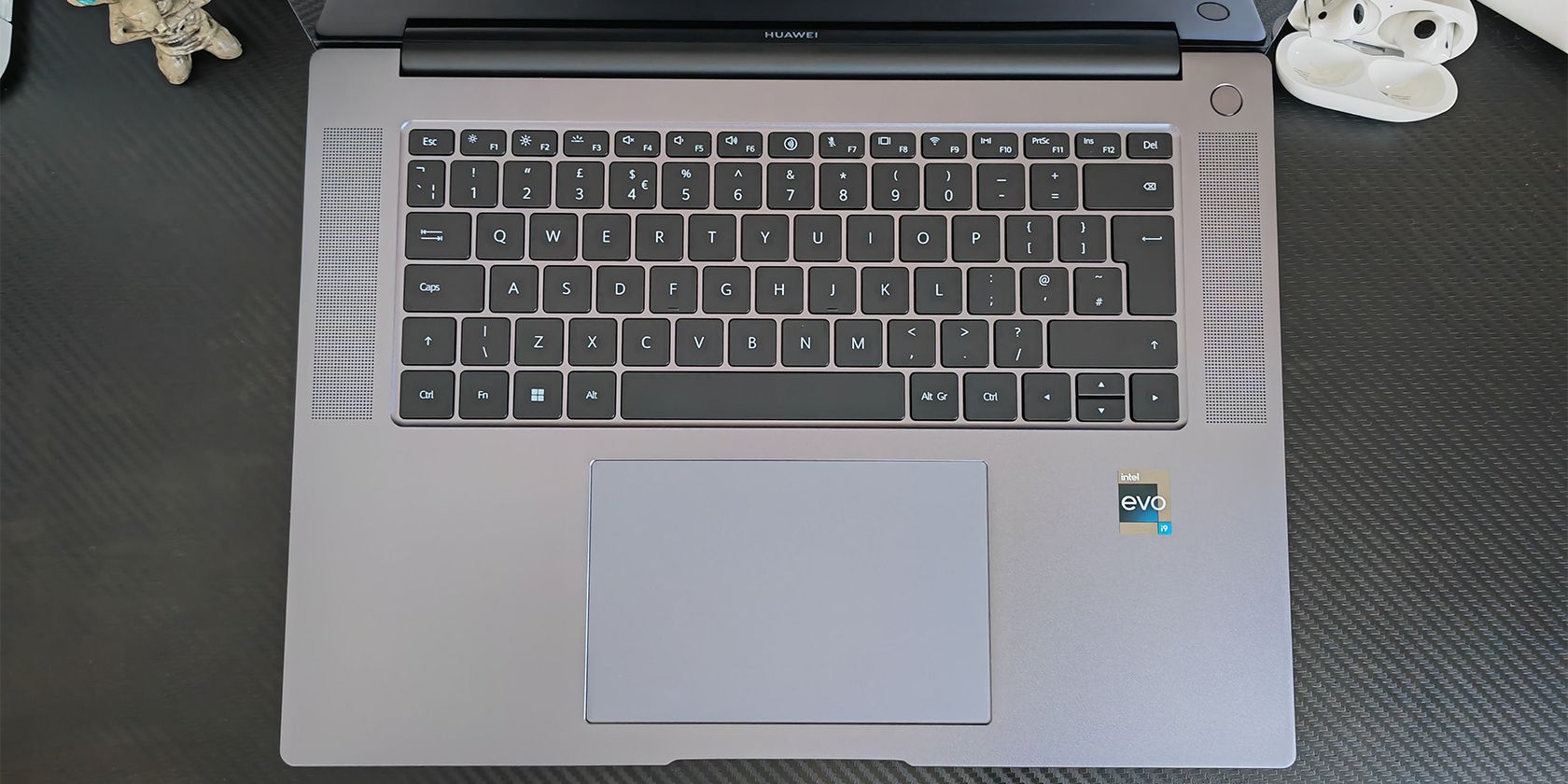 صفحه کلید Huawei MateBook 16s