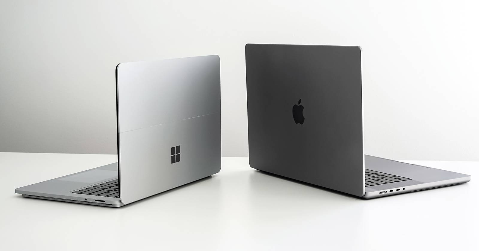 MacBook vs Windows Laptop MacBook vs Windows Laptop