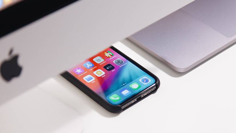 Can Apple Stay on Top of the Tech World?