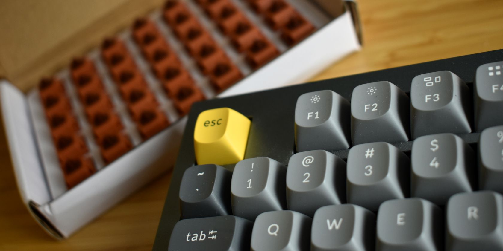 keychron q5 keyboard esc key with switches